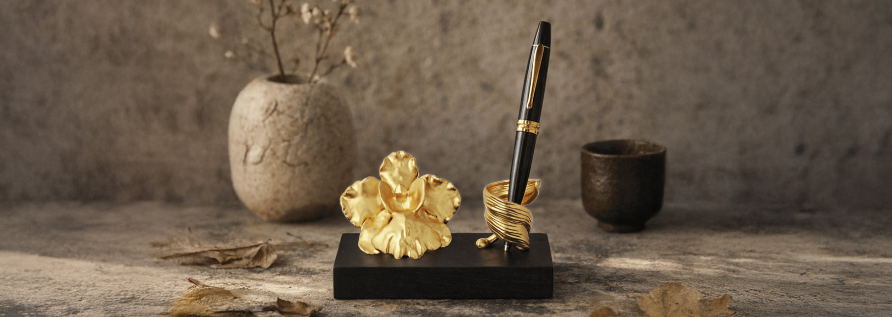 Gold Desktop Accessories | RISIS