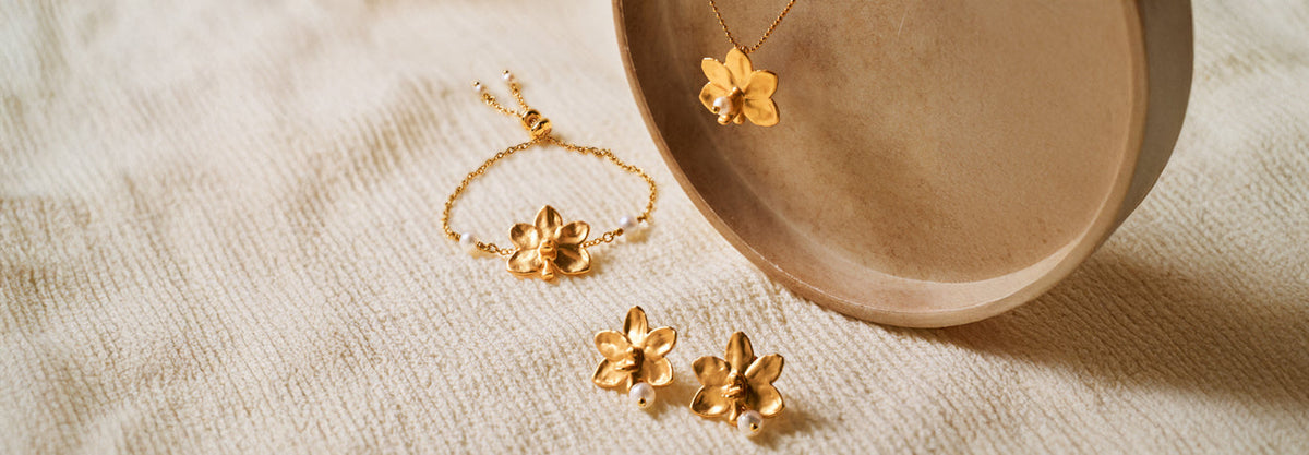 Natural Ascocenda Bloomlet Jewellery Necklace Bracelet Earrings In Gold with Pearls Encapsulated in 24K Swiss Gold and Palladium