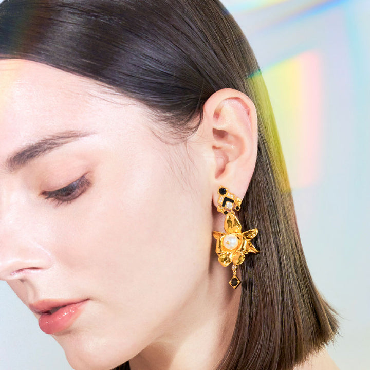 Orchid drop earring with pearl and pavé-set black accents