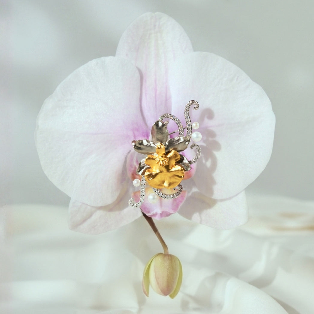 RISIS Oncidium Orchid Élan Brooch In 24K Gold and Palladium with Pearls and Moissanite