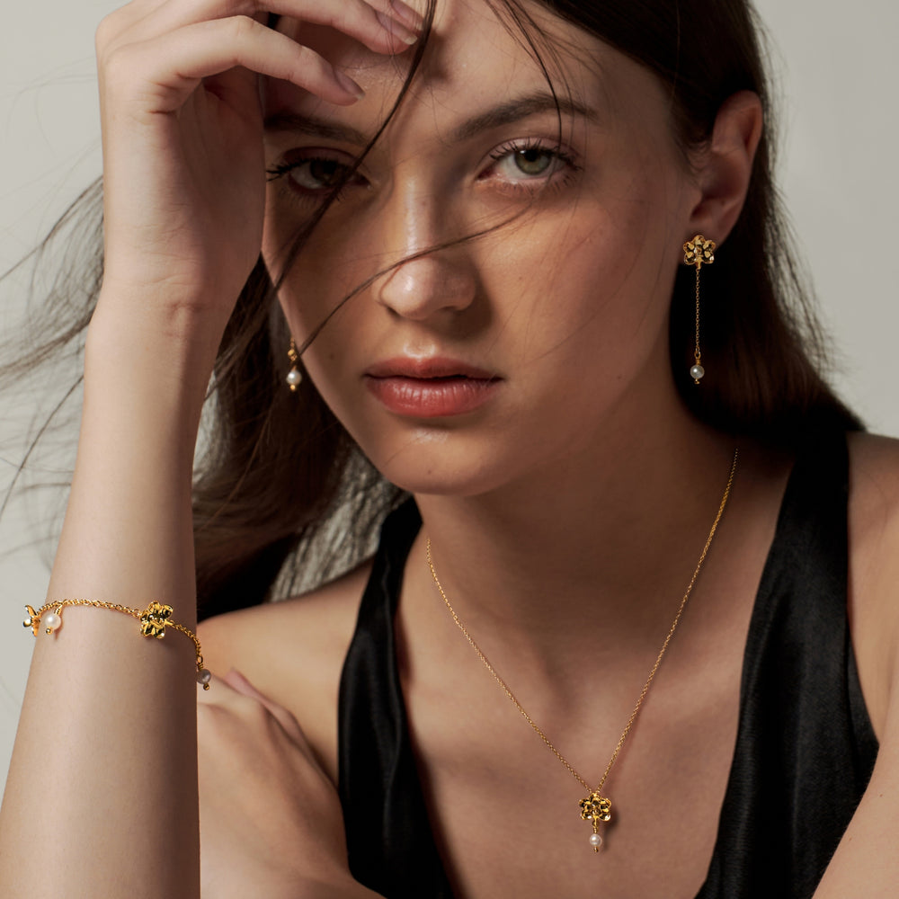 RISIS Ascocenda Moments Earrings, necklace and bracelet with Pearls, 925 Silver encapsulated in 18K Gold with Freshwater Pearls