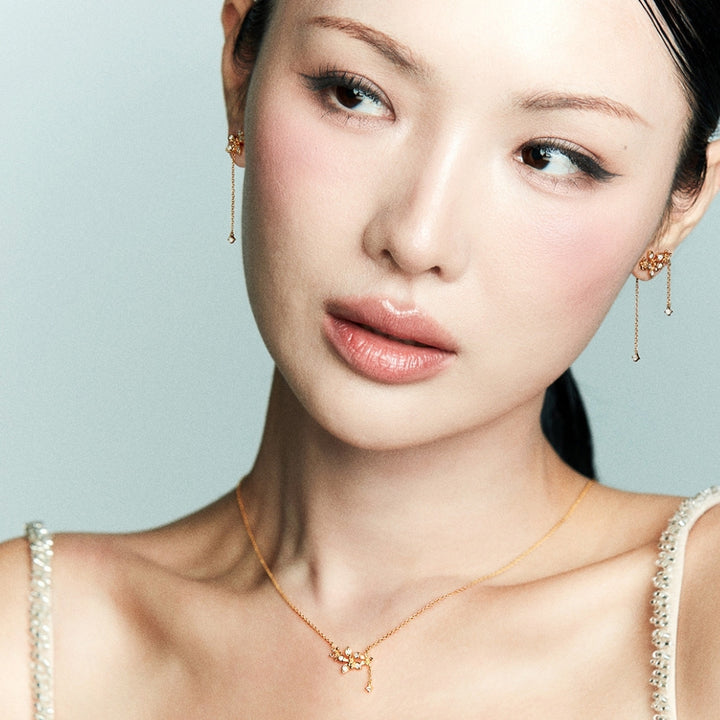 RISIS Vanda Sparkles Necklace & Earrings in 18K Gold with Moissanite