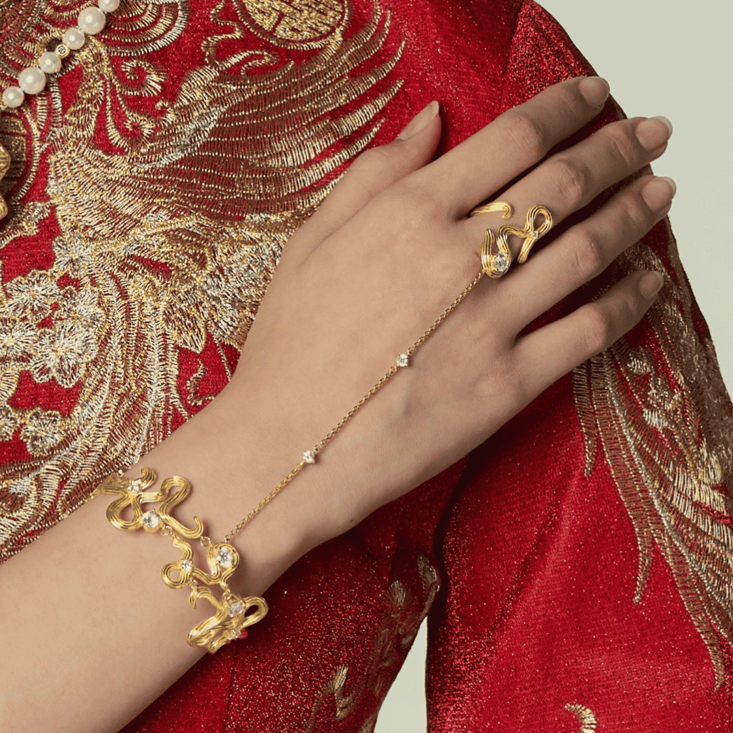 Aqua Enchanté Hand Chain In Gold