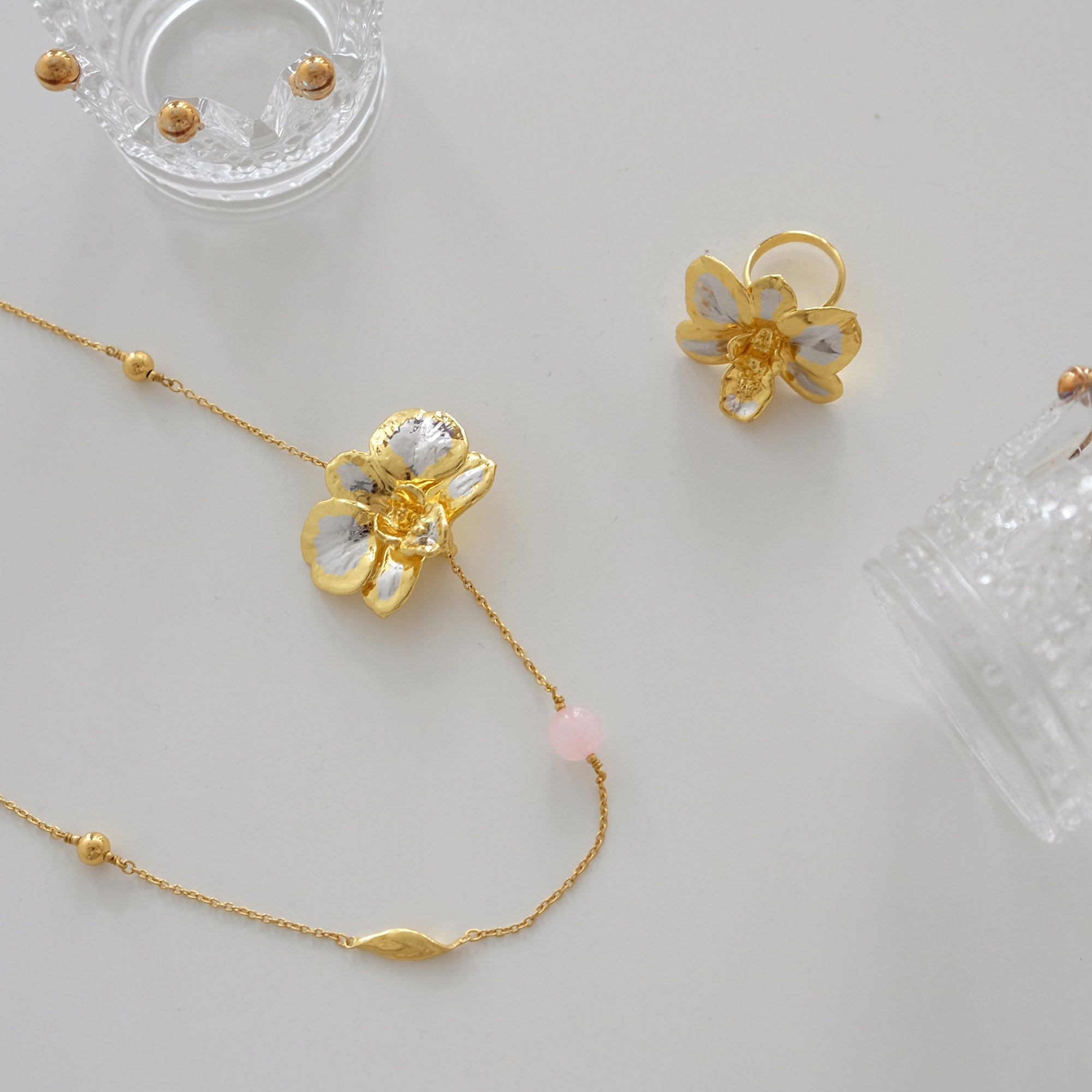 Merry Blossom Necklace in 24K Yellow Gold – RISIS