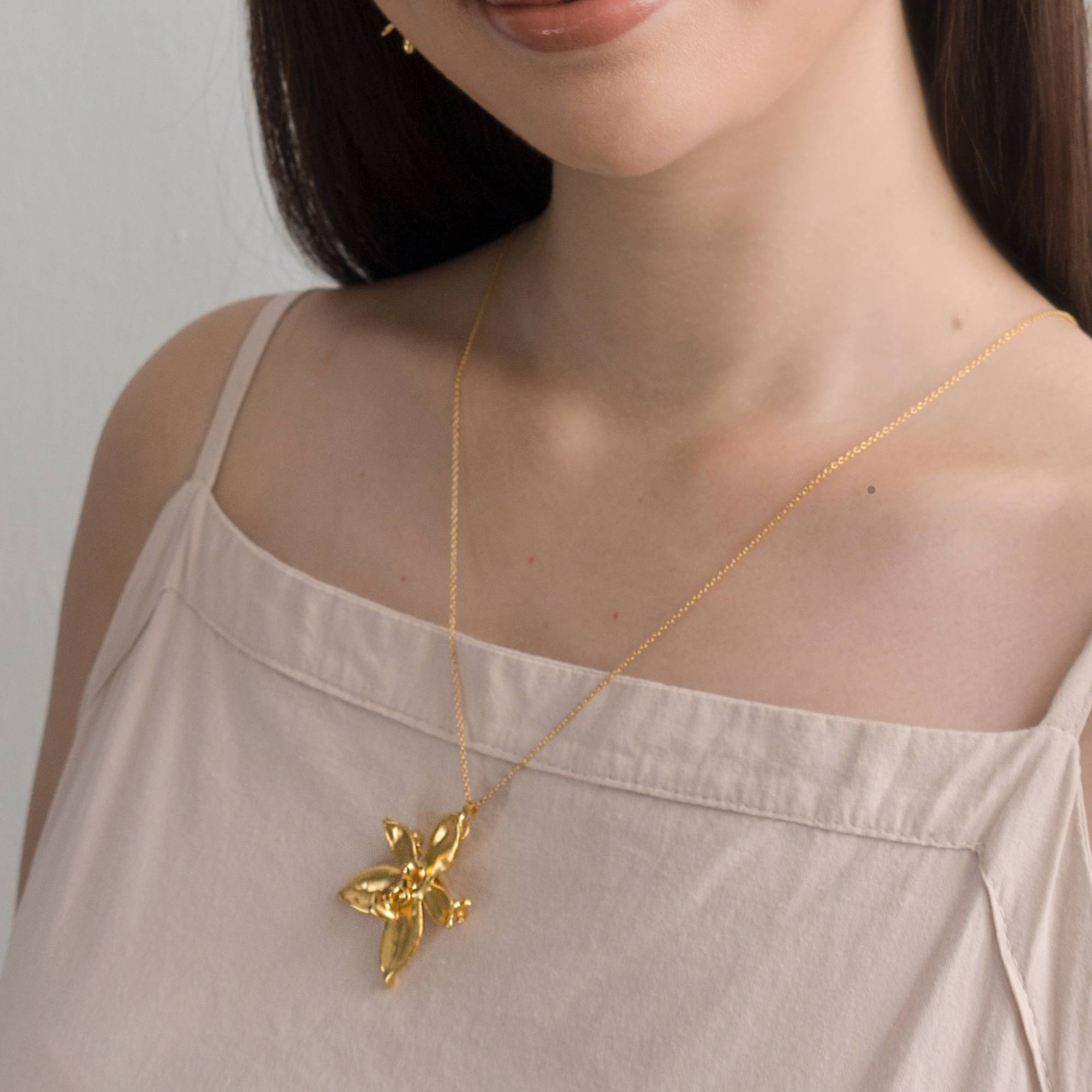 Phalaenopsis Cornu Cervi Orchid Necklace (G)